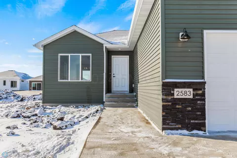 Exterior - 2583 Fulton Loop S, Fargo, ND 58104 photo 3 of 7