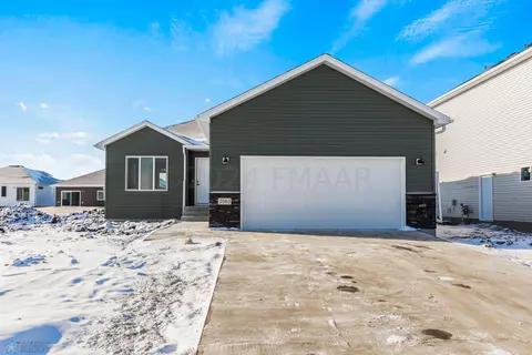 2583 Fulton Loop S, Fargo, ND 58104