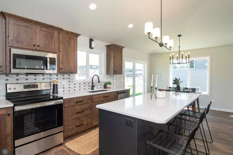 Kitchen - 2583 Fulton Loop S, Fargo, ND 58104 photo 5 of 7