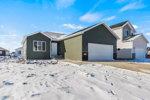 Exterior - 2583 Fulton Loop S, Fargo, ND 58104 photo 4 of 7