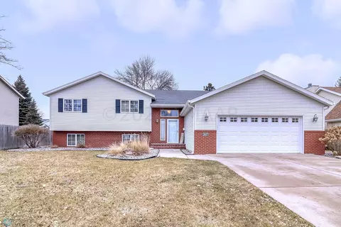 2607 25 Ave S, Fargo, ND 58103