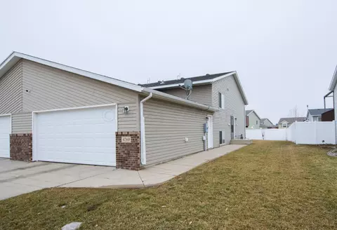 4769 52 St S, Fargo, ND 58104