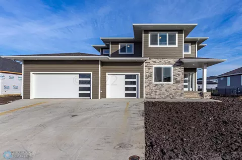 1004 49th Ter W, West Fargo, ND 58078