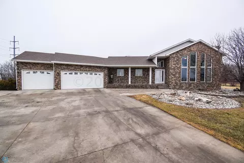 5617 19th Ave N, Fargo, ND 58102