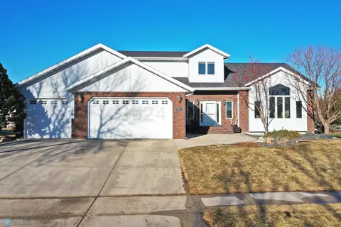 2961 28 Ave S, Fargo, ND 58103
