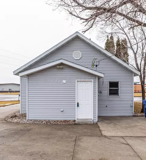 1032 25 St N, Fargo, ND 58102