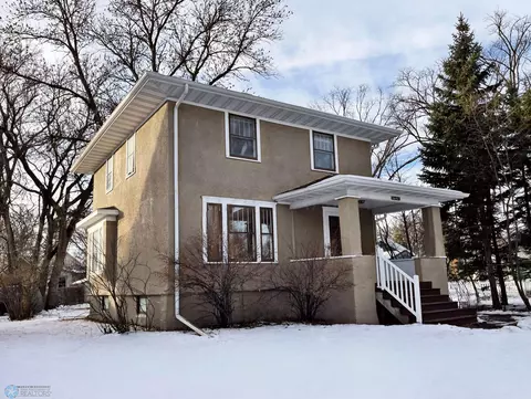 1042 4 St N, Fargo, ND 58102