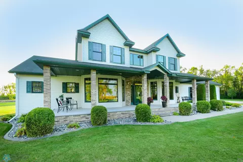 903 110th Ave N, Moorhead, MN 56560