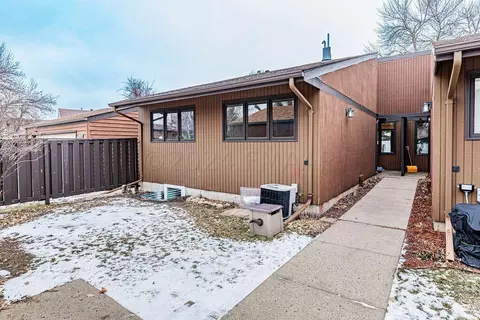 2314 15th St S, Fargo, ND 58103