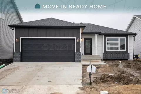 6048 8th St W, West Fargo, ND 58078