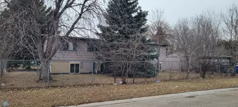 401 Sunset Cir N, Moorhead, MN 56560