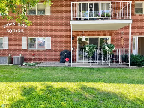 420 3rd St NE #3, Valley City, ND 58072