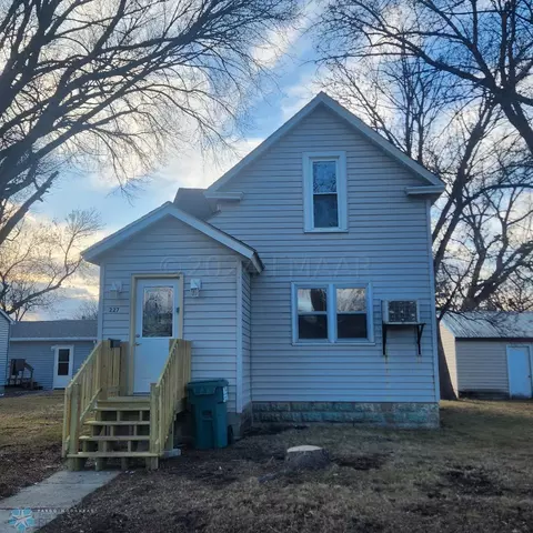 227 11th St N, Breckenridge, MN 56520