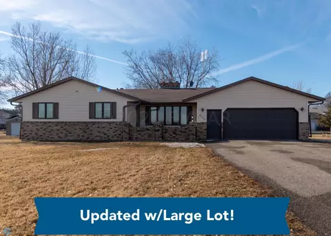 6205 Oakport St N, Moorhead, MN 56560