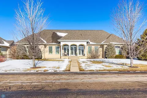 210 48th Ave SW, Moorhead, MN 56560