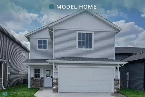 1570 69 Ave S, Fargo, ND 58104