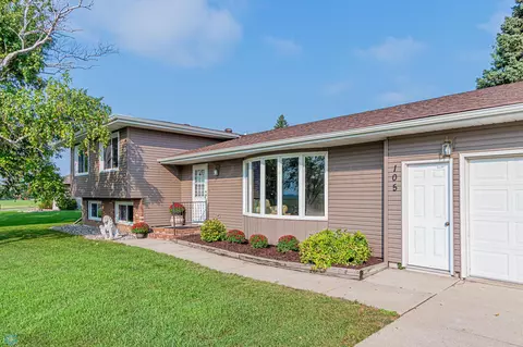 105 Oxbow Dr, Oxbow, ND 58047