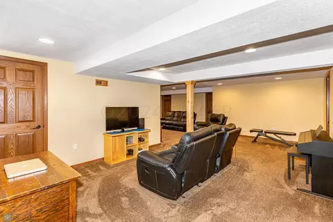 321 15 Ave N, Fargo, ND 58102 photo 25