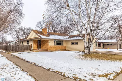 321 15 Ave N, Fargo, ND 58102