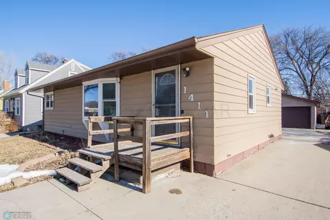 1411 10 St N, Fargo, ND 58102