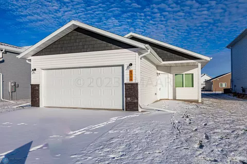 6709 72nd Ave S, Horace, ND 58047