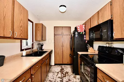 396 Maple Dr, Mapleton, ND 58059 photo 15