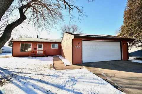 396 Maple Dr, Mapleton, ND 58059