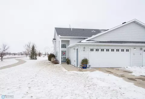 848 Cinnamon Ridge Pl, West Fargo, ND 58078