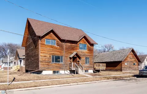 1221 9 Ave N, Fargo, ND 58102