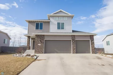 5001 44 St S, Fargo, ND 58104