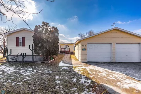 400 11 Ave NW, West Fargo, ND 58078