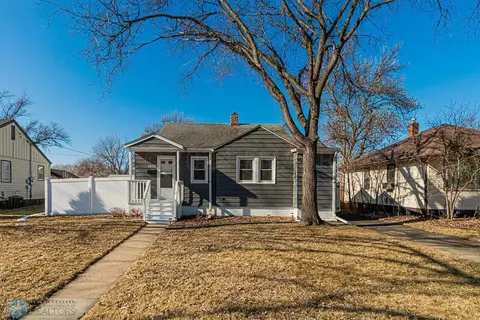 1638 Broadway St N, Fargo, ND 58102