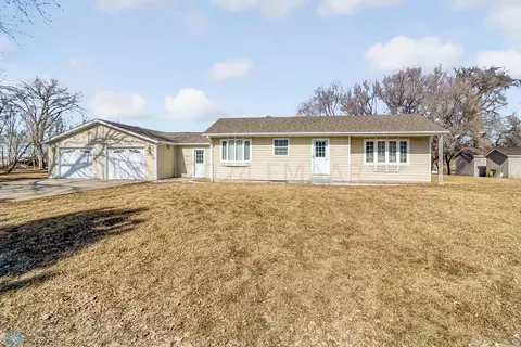 6915 58 Ave N, Harwood, ND 58042