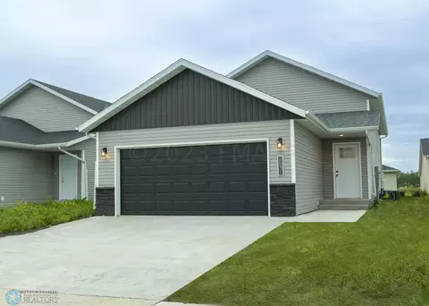 6831 Thomas St, Horace, ND 58047