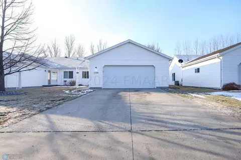 1335 32nd St Cir S, Moorhead, MN 56560