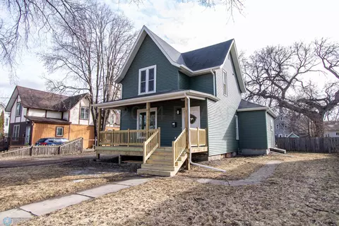 388 7 Ave S, Fargo, ND 58103 photo 2