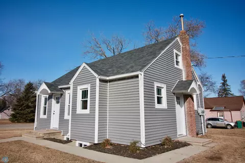 206 1st St NE, Lidgerwood, ND 58053