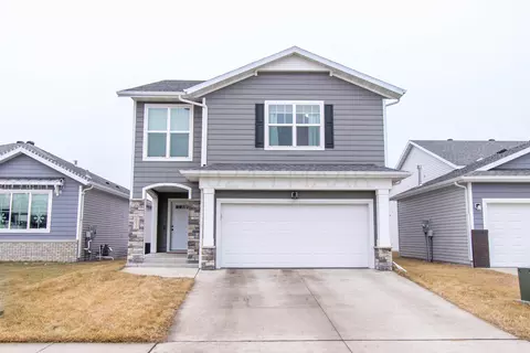 6633 17 St S, Fargo, ND 58104