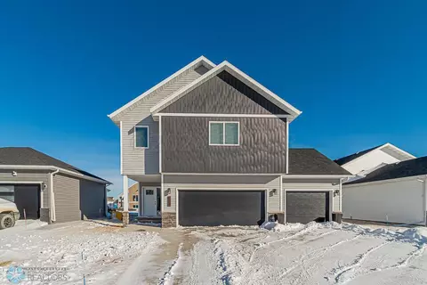 6008 Kodiak Ln, Horace, ND 58047