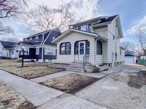 1213 13 12 St S, Fargo, ND 58103