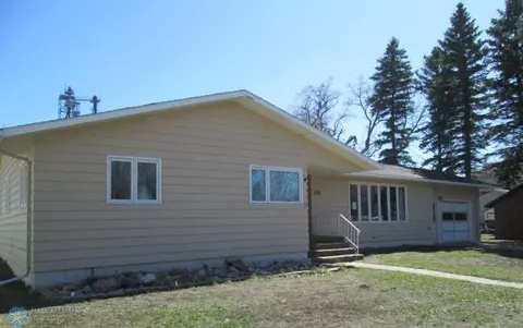 222 2 St W, Hunter, ND 58048