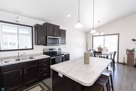 3371 Maple Leaf Loop S, Fargo, ND 58104 photo 11