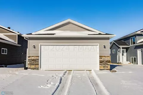 3371 Maple Leaf Loop S, Fargo, ND 58104 photo 2