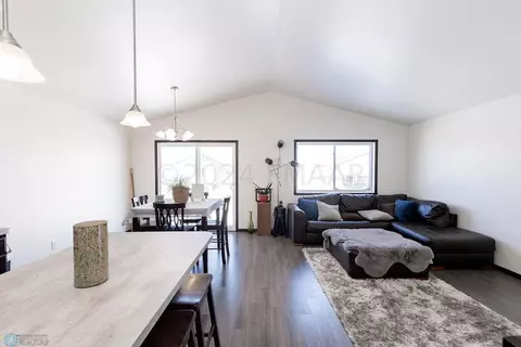 3371 Maple Leaf Loop S, Fargo, ND 58104 photo 12
