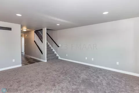 422 Reese Way, Mapleton, ND 58059 photo 5
