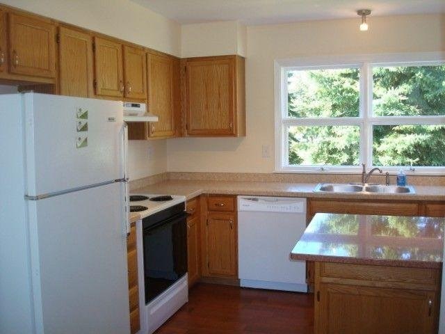 527 Selfridge Dr, Duluth, MN 55811 photo 2