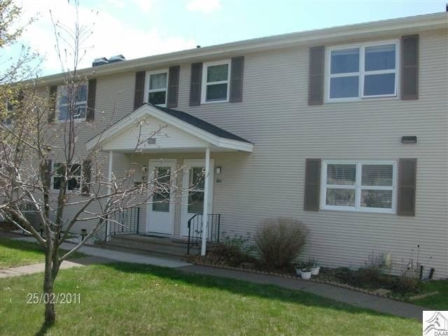 201 Mitchell Cr, Duluth, MN 55811 photo 2
