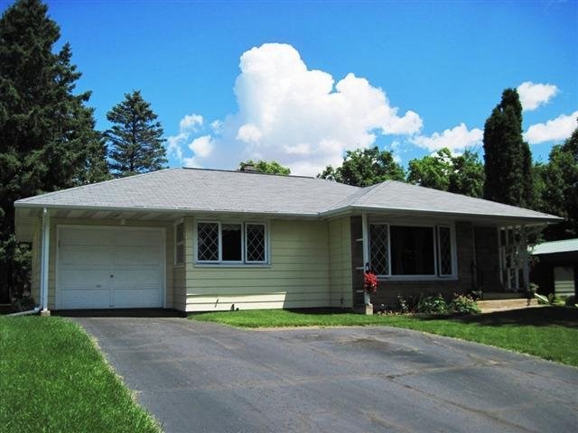 2232 Waverly Ave, Duluth, MN 55803 photo 1