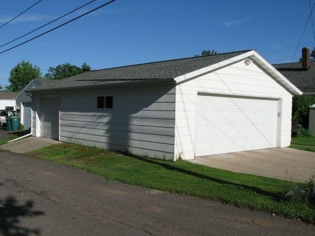 4601 Oneida St, Duluth, MN 55804 photo 2