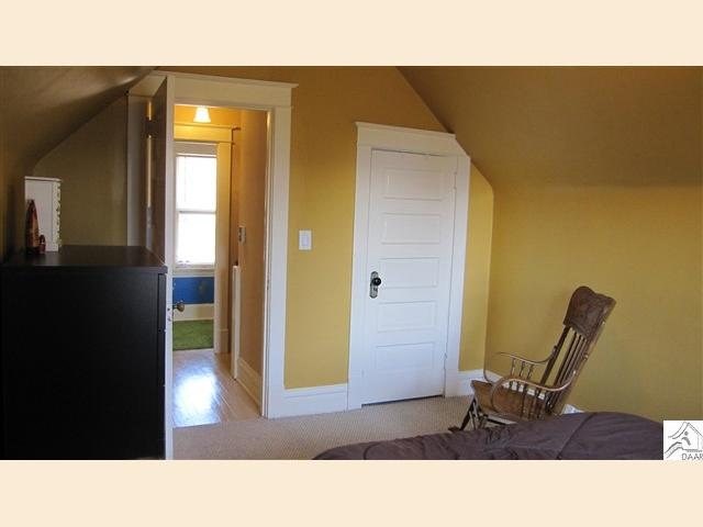 1005 E 10th St, Duluth, MN 55805 photo 9